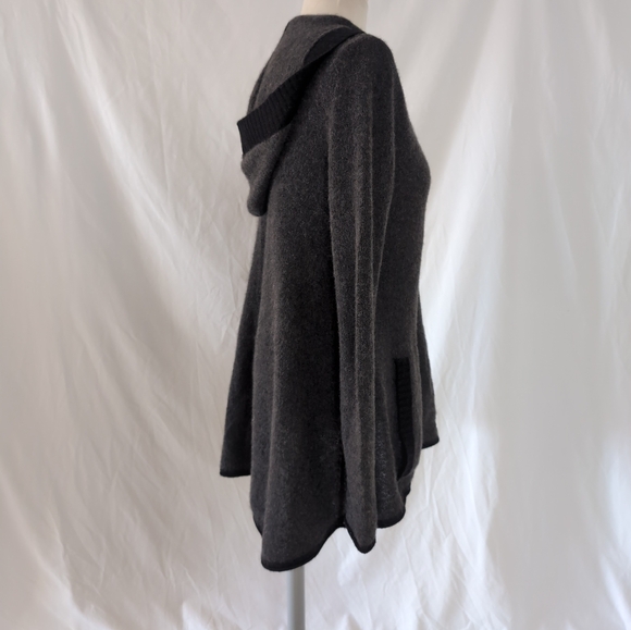 Subtle Luxury Fuzzy Cashmere V-Neck Flare Hoodie - Picture 6 of 13
